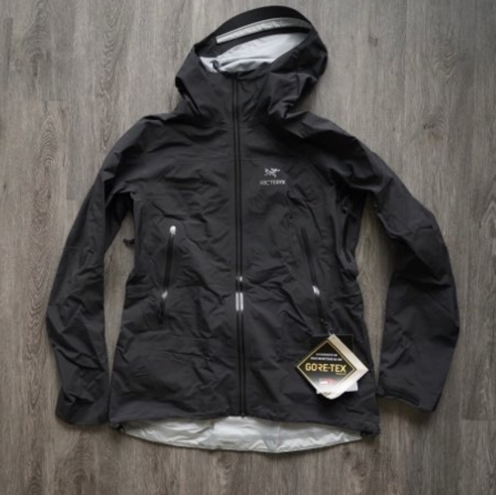 NWT Zeta AR Jacket
